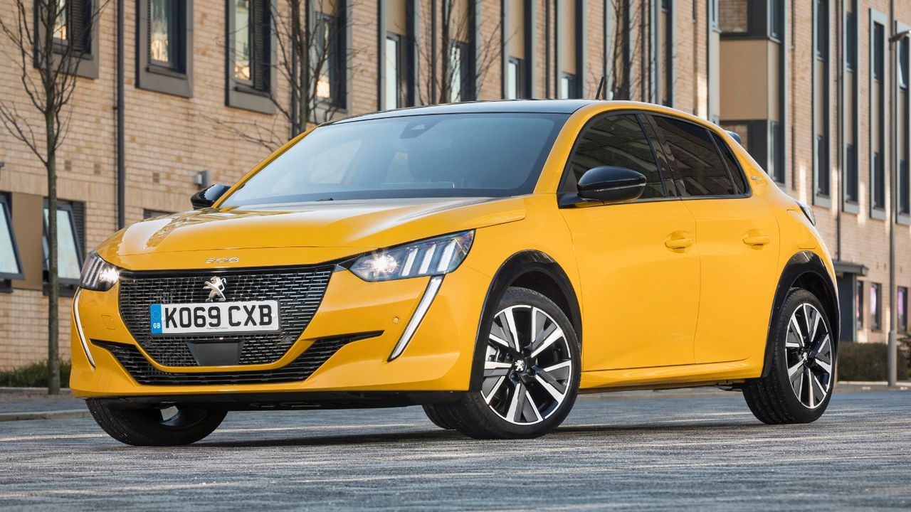 Peugeot 208 ve E 208 sonunda Türkiye de