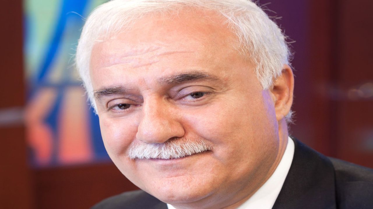 İlahiyatçı Nihat Hatipoğlu apar topar hastaneye kaldırıldı