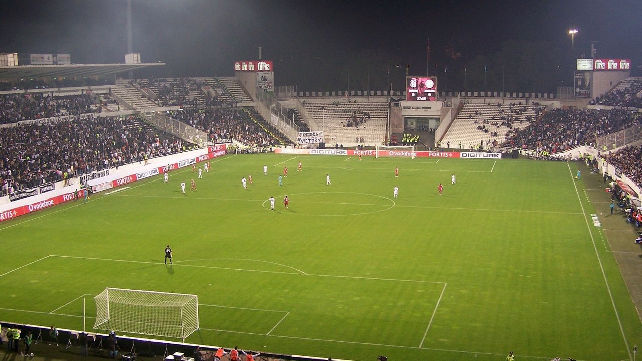 Rıdvan Dilmen Beşiktaş'ın yeni transferine ateş püskürdü