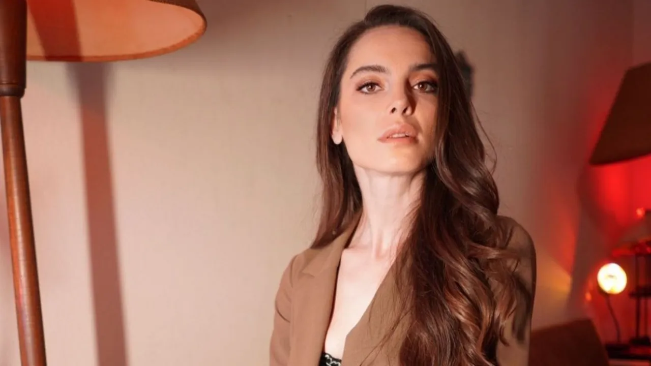 Ünlü oyuncu çırılçıplak fotoğrafını sosyal medyada paylaştı