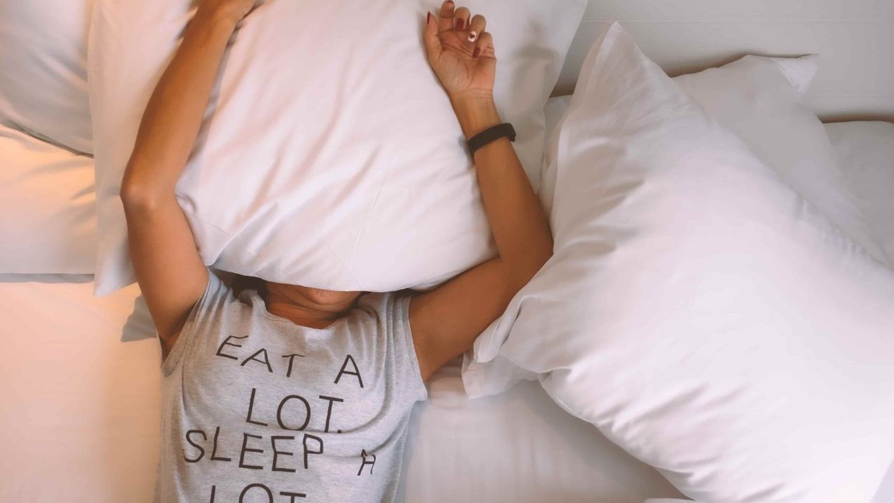 Yemekten sonra hemen uykunuz geliyorsa aman dikkat