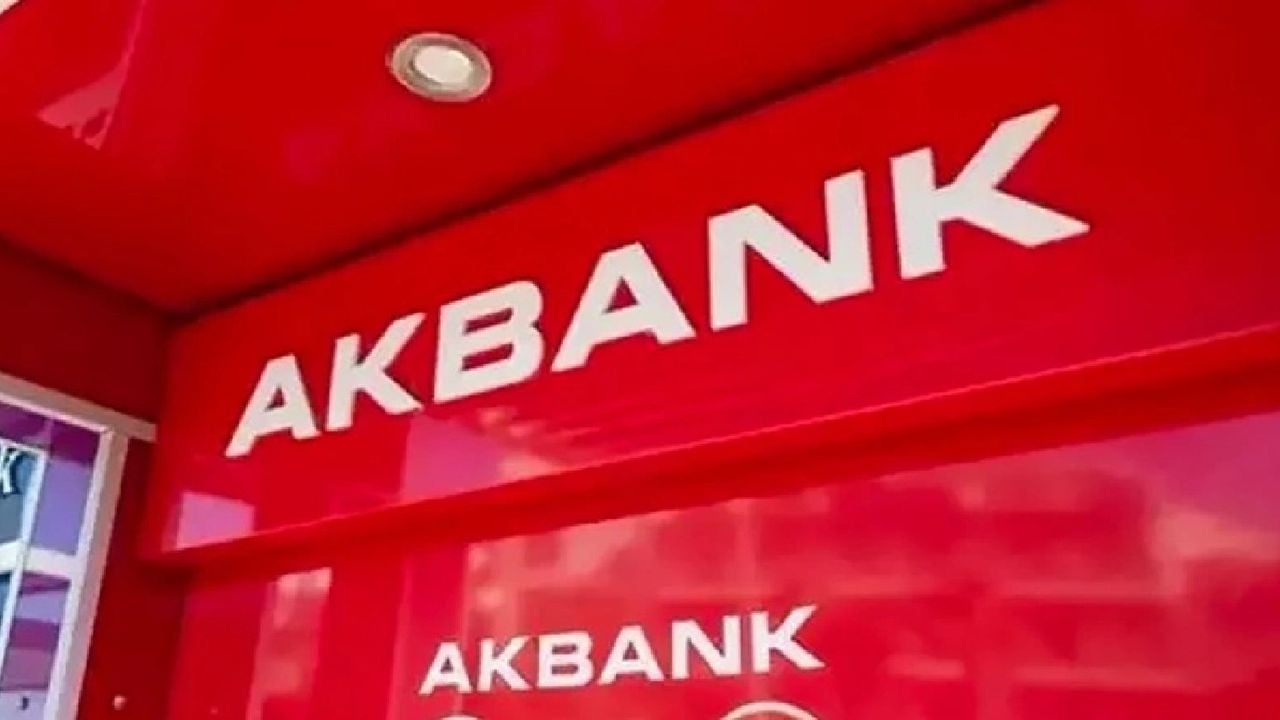 Borsa'ya Akbank darbesi: Kullanıcıların işlemi durdu