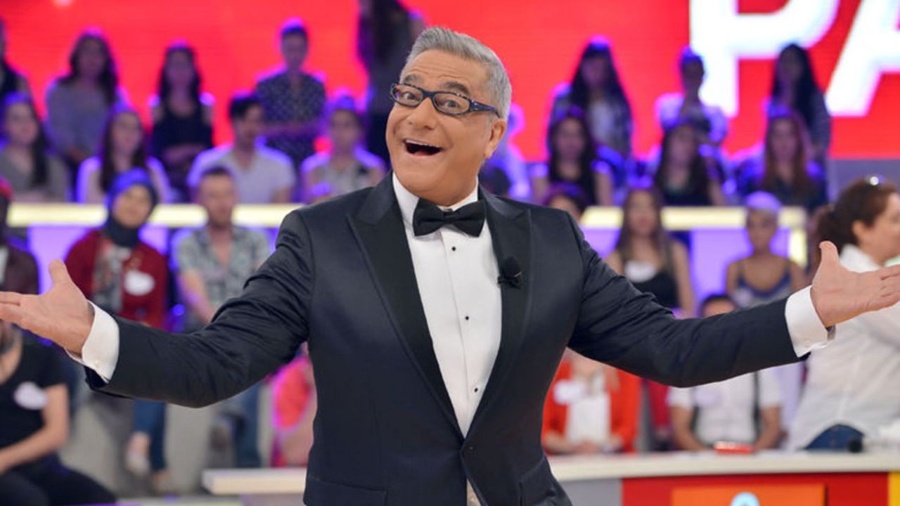 Mehmet Ali Erbil'in yeni sevgilisini görenler şaştı kaldı! Yaş farkı ağızları açık bırakacak