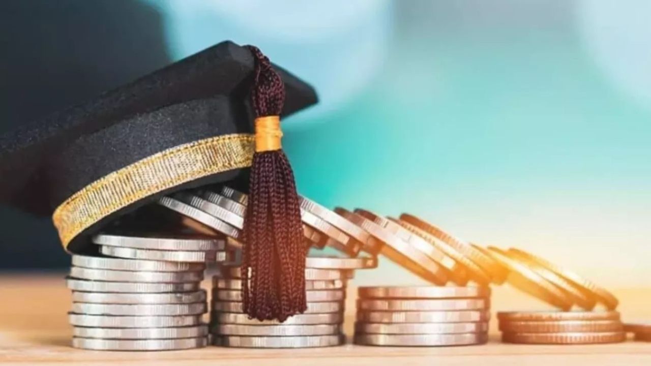 Üniversite 1-2-3-4. sınıf öğrencilerine tek seferlik 6000 TL burs! Belgesini alan koşacak