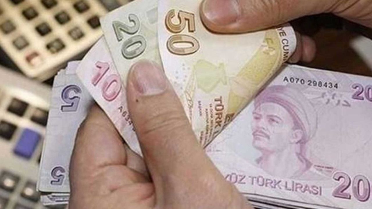 Bankalarda faizsiz kredi telaşı başladı! Bu bankalar tek şartla on binlerce lira para dağıtıyor