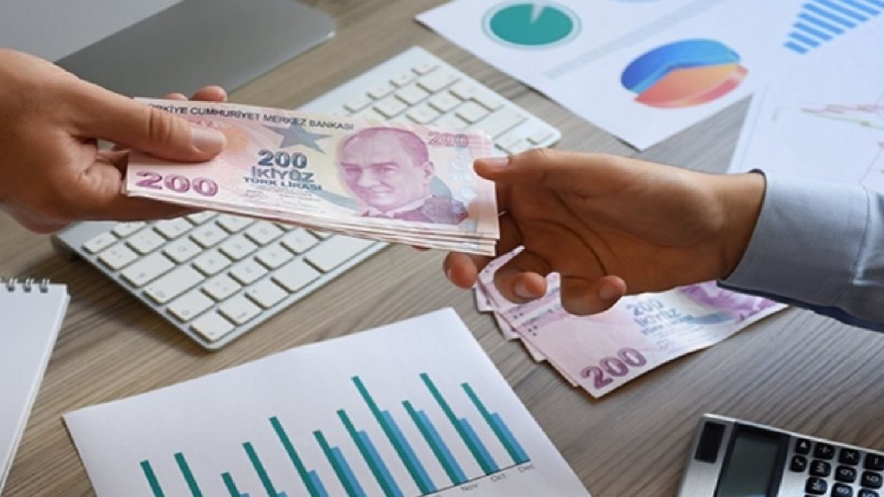 Bankalardan 100.000 TL kredi hamlesi! 4 bankaya başvuru şartlarını şak diye kaldırdı