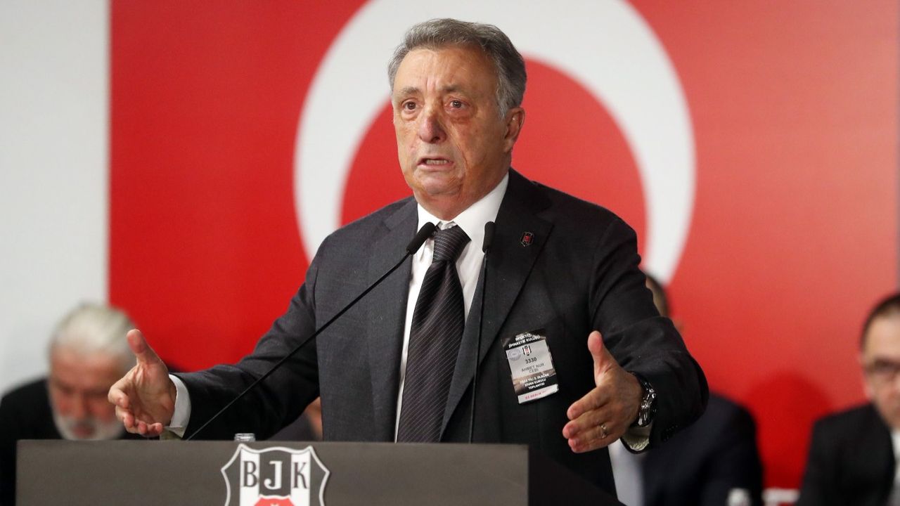 Beşiktaş'ta Başkan Ahmet Nur Çebi'nin yeniden aday olmaması bekleniyor. Ailesi aday olmasını istemiyor