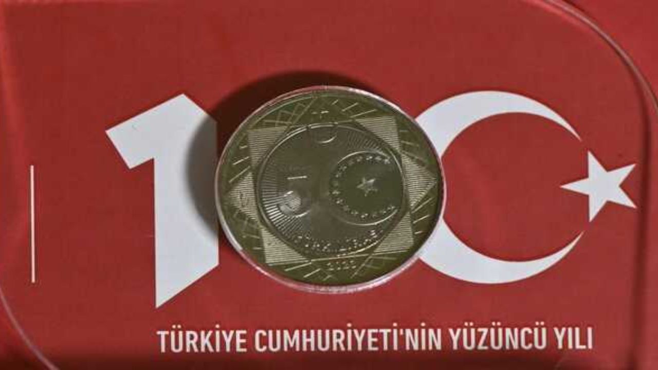 Cumhuriyet’in 100. Yılına özel 5 liralık madeni hatıra paralar tedavüle girdi