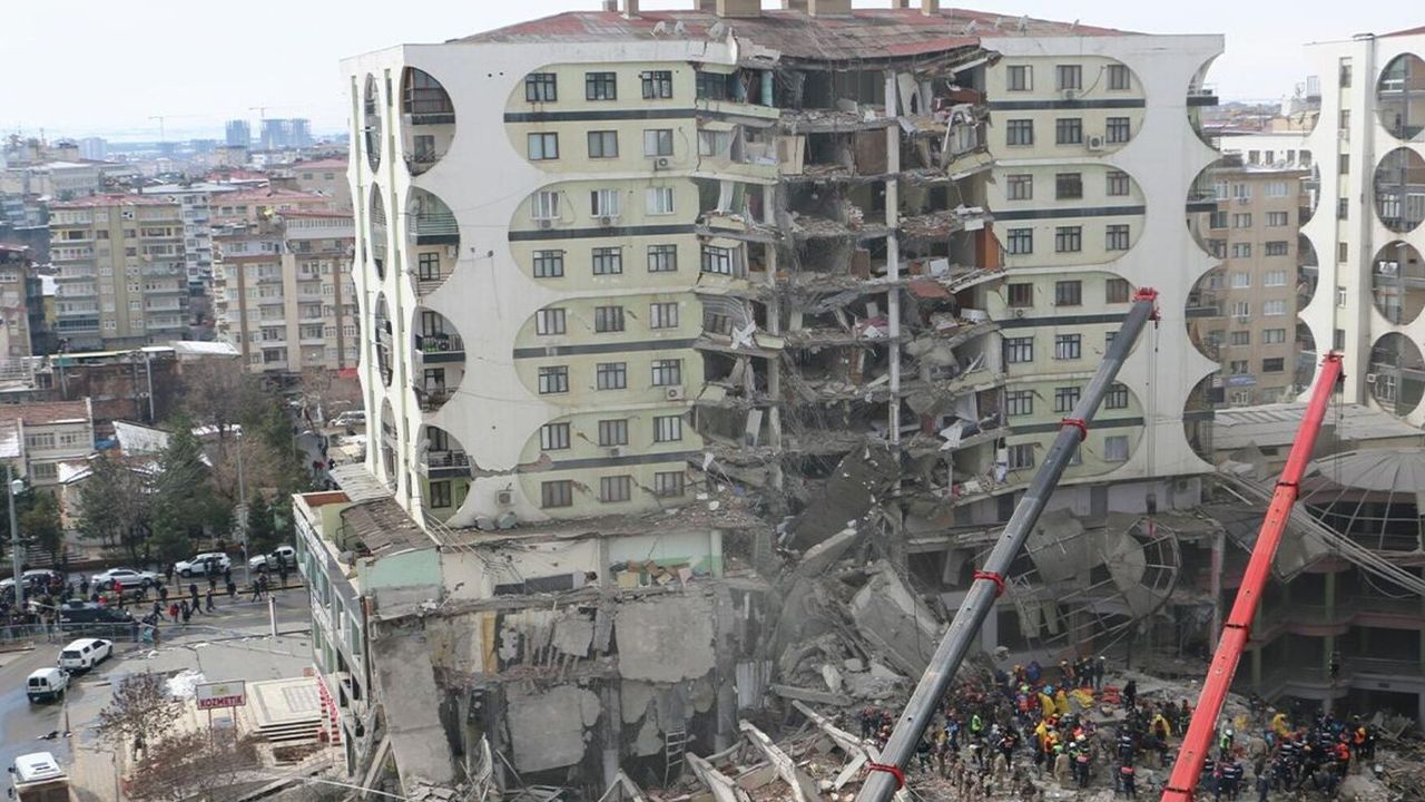 Diyarbakır’da deprem faciasının hesabı soruluyor