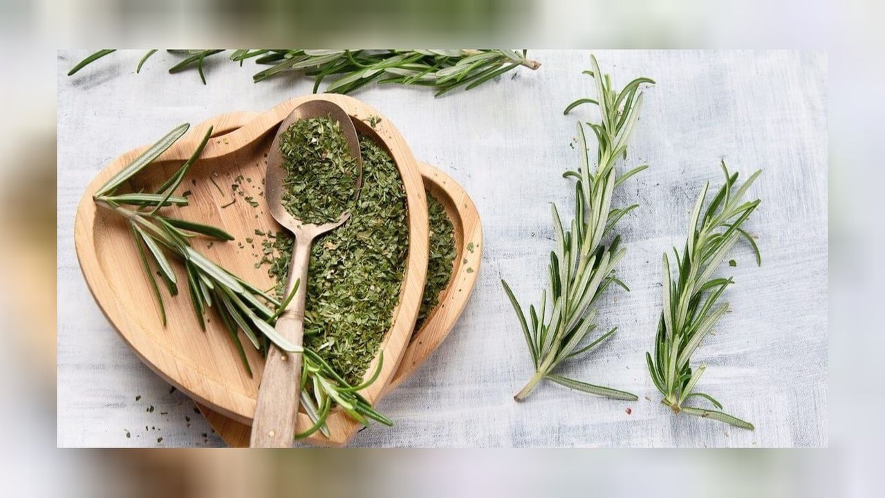 Doğal bir ağrı kesici! Biberiye ile eklem ağrılarınızı sonlandırın