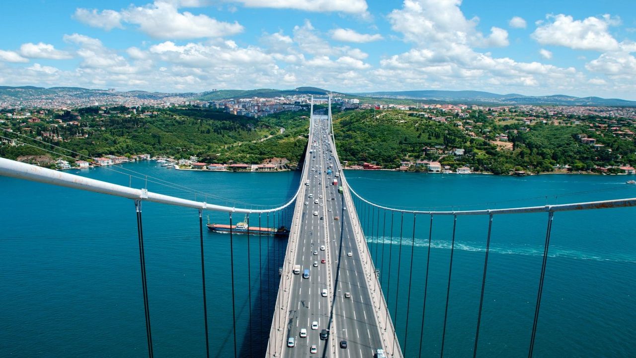 Erdoğan’dan otoyol ve köprü zammı ertelendi: Vatandaşın cebine geri dönecek