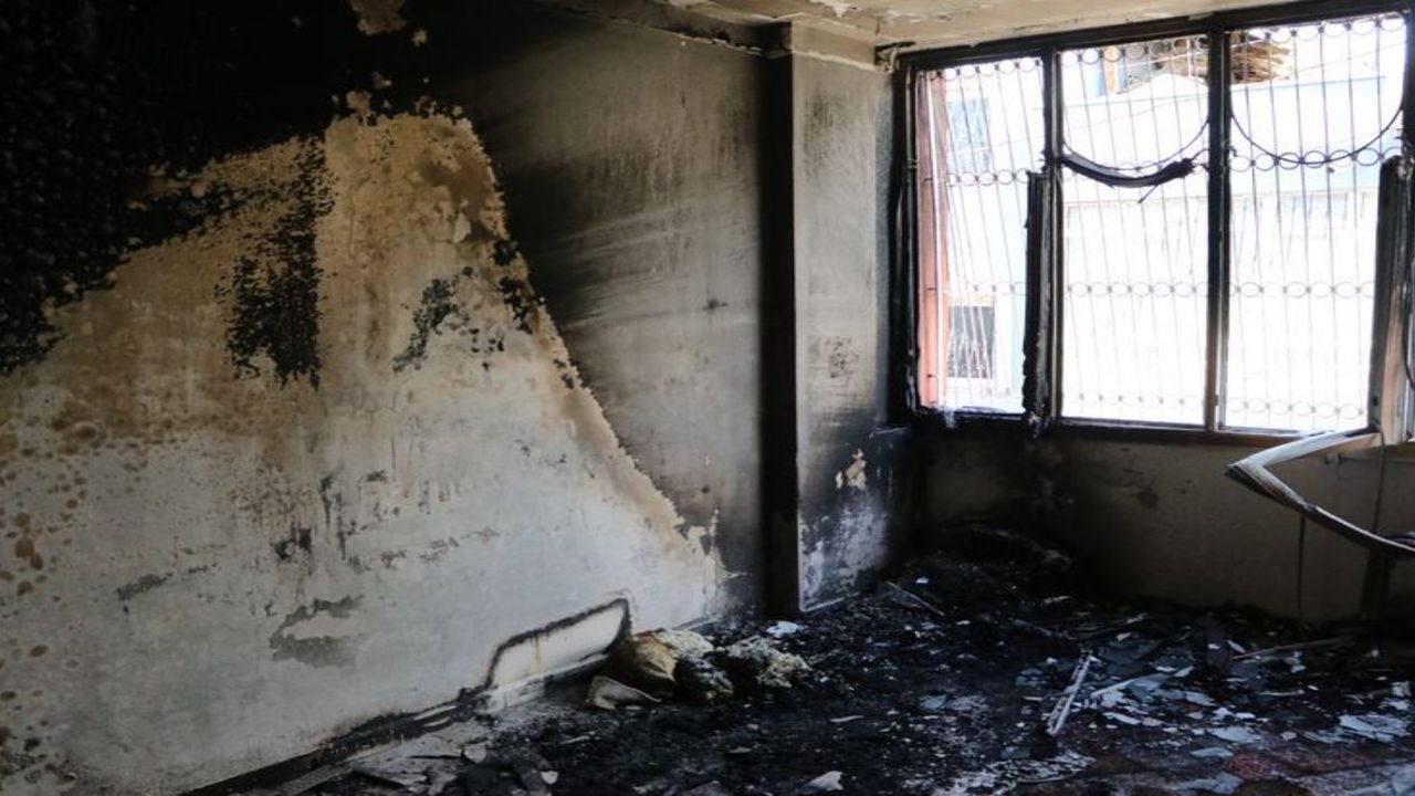 Evi ateşe verip kız kardeşini vurdu