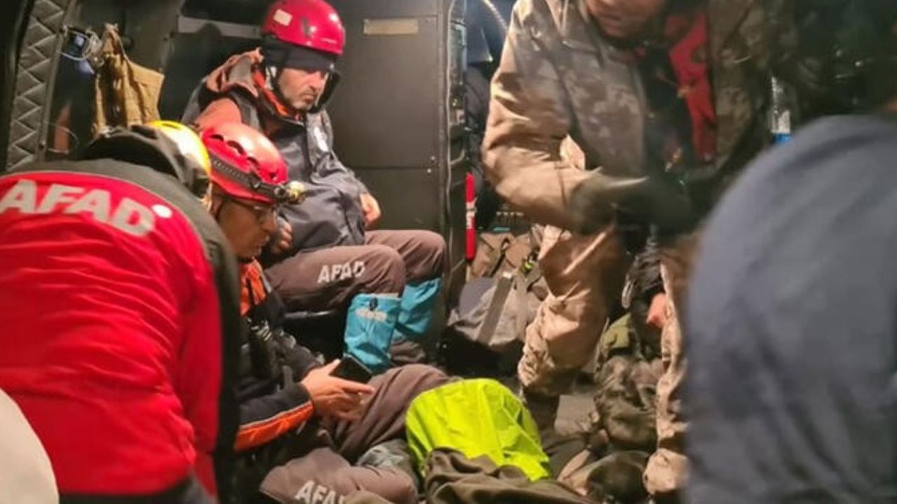 Hasan Dağı’nda mahsur kalan vatandaş askeri helikopterle kurtarıldı