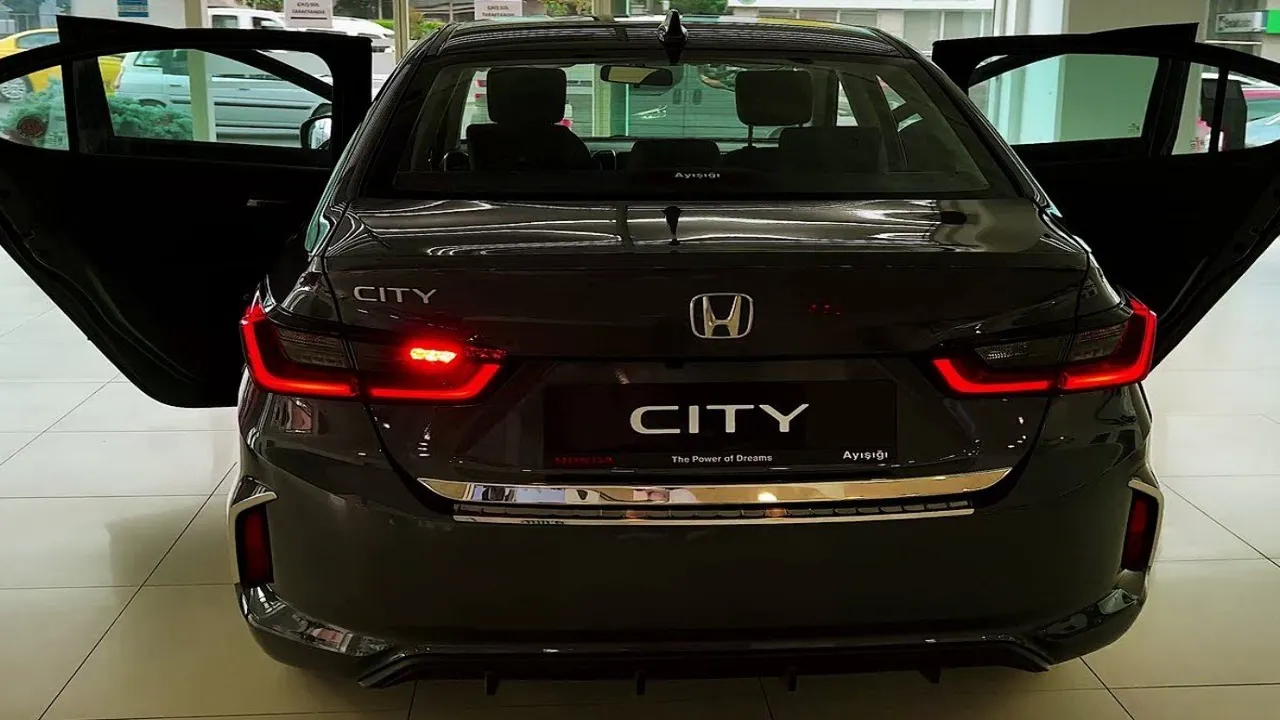 Honda'nın yeni modeli göz dolduracak! Otomatik şanzımanıyla Honda City 2023 fiyat listesi