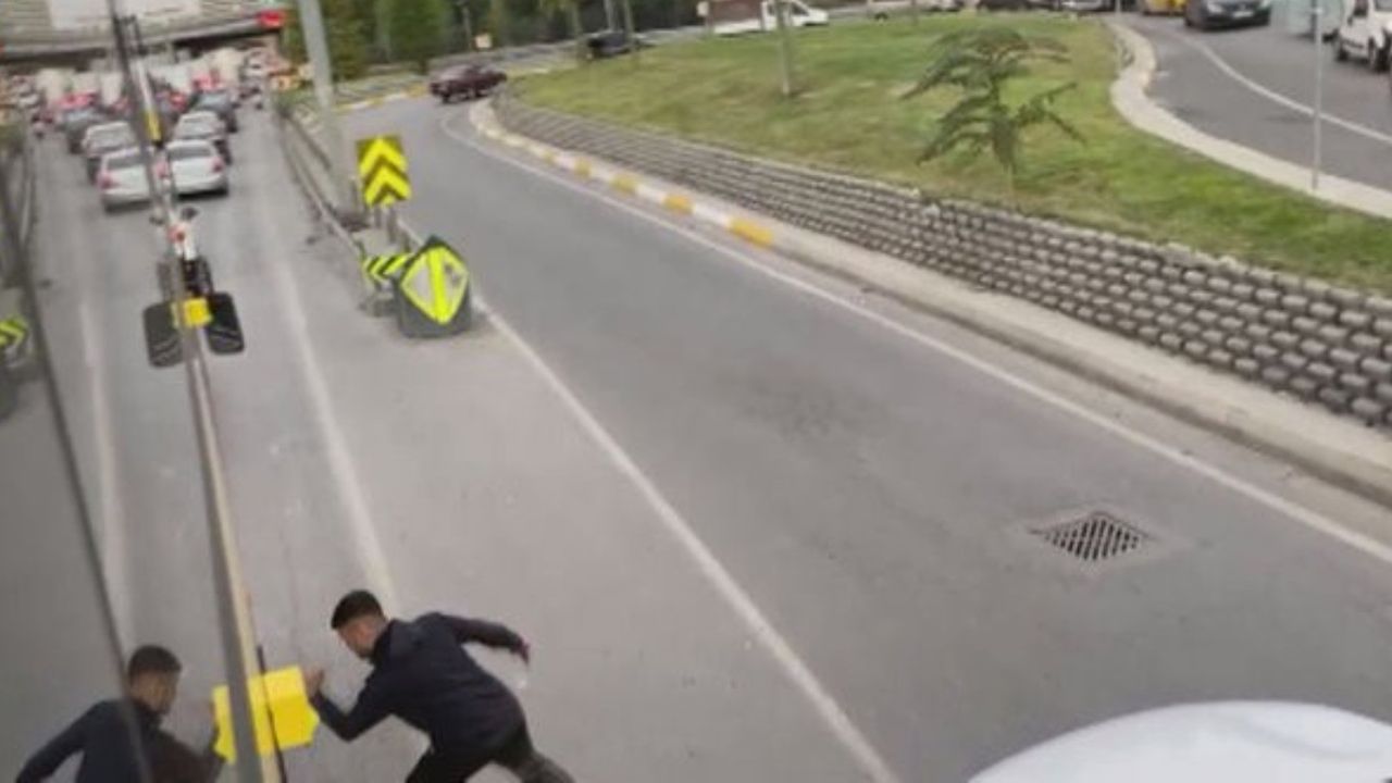 İETT otobüsünde bıçaklı saldırı! Otobüsün lastiklerini patlattı, şoförü tehdit etti