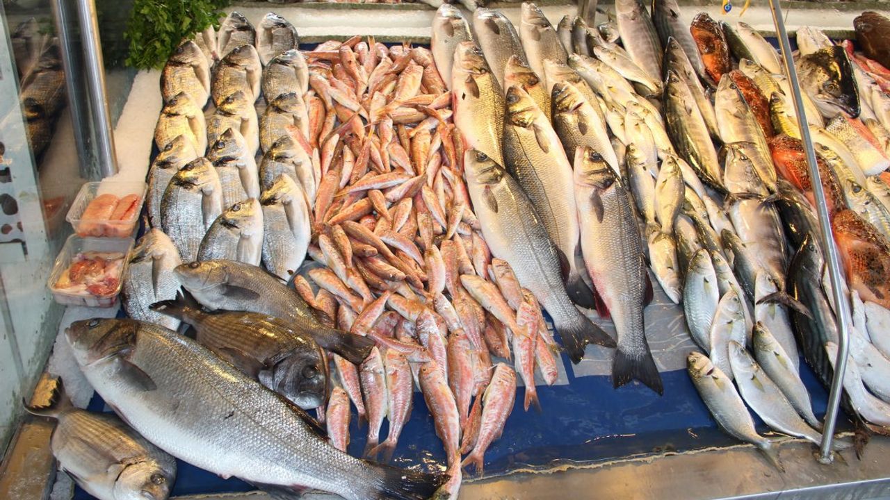 Balık Alırken Hata Yapmayın: Neden Bütün Halde ve Derili Olmalı?