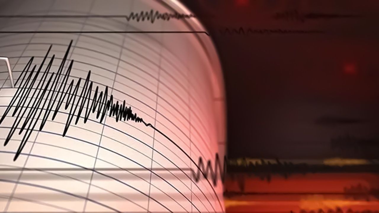 İzmir'de korkutan deprem
