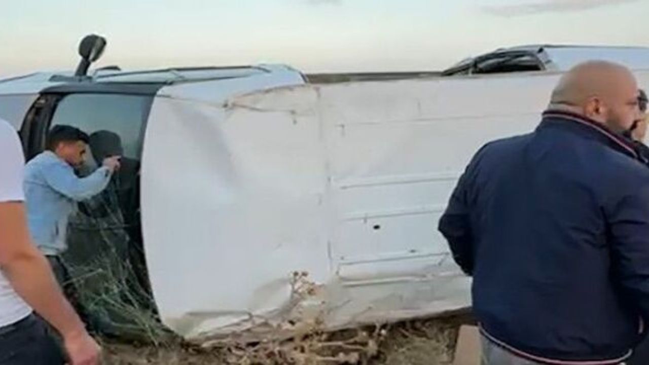 Niğde’de feci kaza tarım işçilerinin taşıyan minibüs devrildi: 15 yaralı