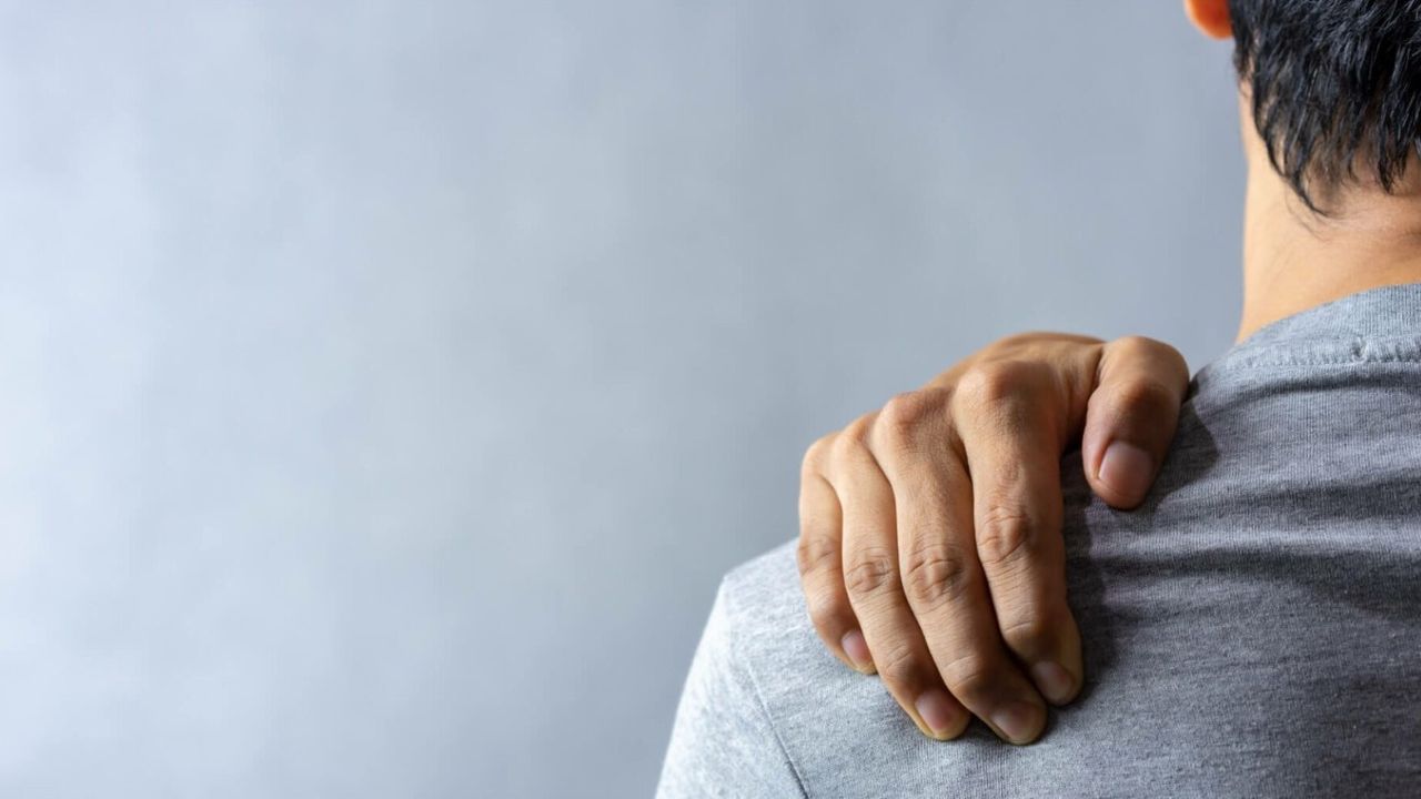 Omuz ağrılarını yok eden mucizevi kür!