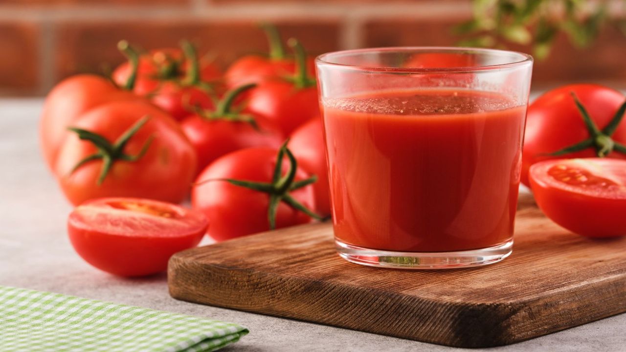 Öyle bir faydası var ki! Artık domateslerin suyunu sıkıp içmek isteyeceksiniz