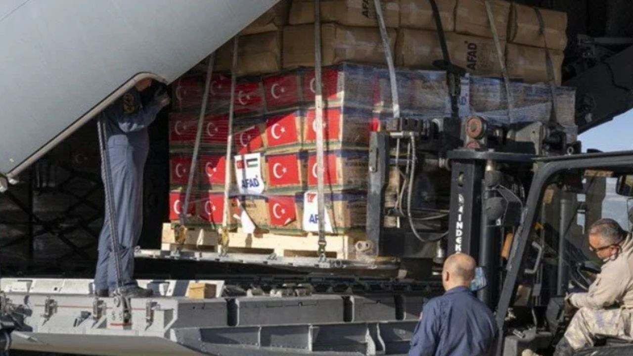 Türkiye’den Filistin’e 9 uçak dolusu yardım