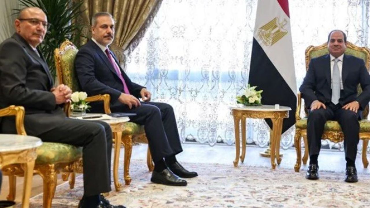 Türkiye'nin diplomasi trafiği sürüyor! Bakan Fidan Gazze’de ateşkes için Sisi ile görüştü