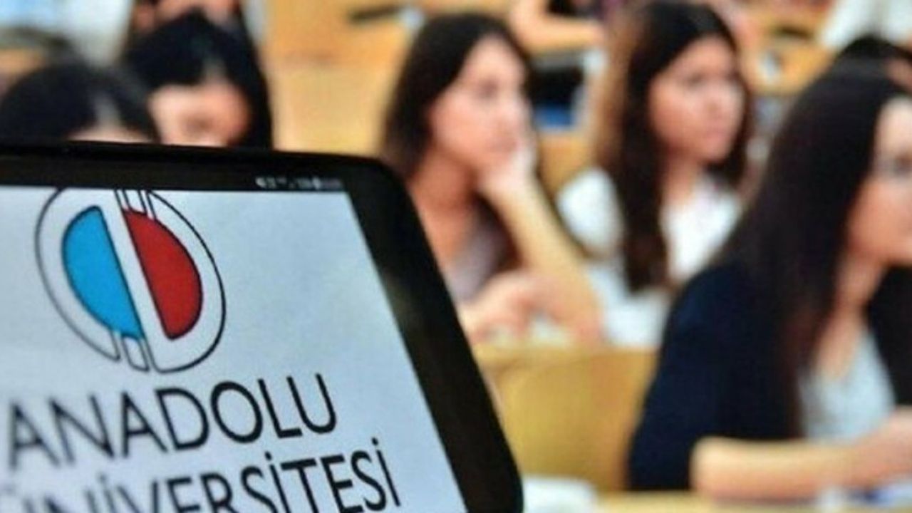 Üniversiteli olmak cep yakacak! Bu bölümlerin harç ücretini öğrenince şaşkına döneceksiniz