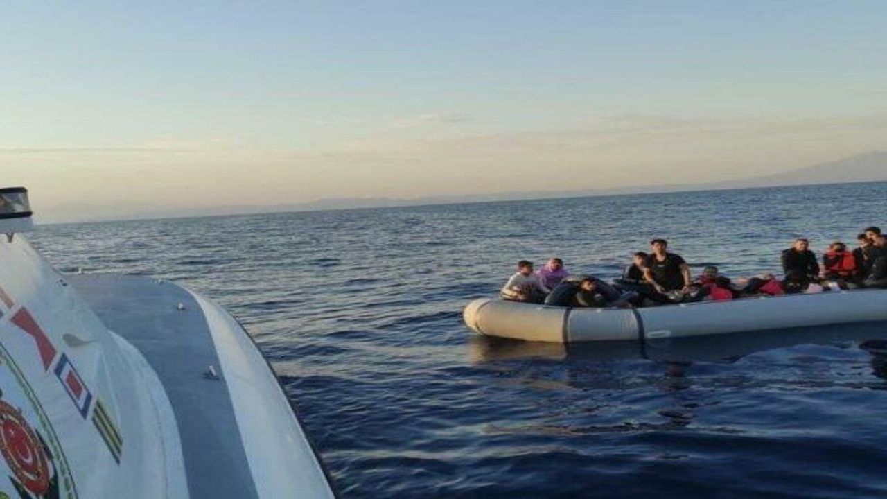 Yunanistan’ın insanlık ayıbı: Türk sularına itelenen 74 mülteci kurtarıldı