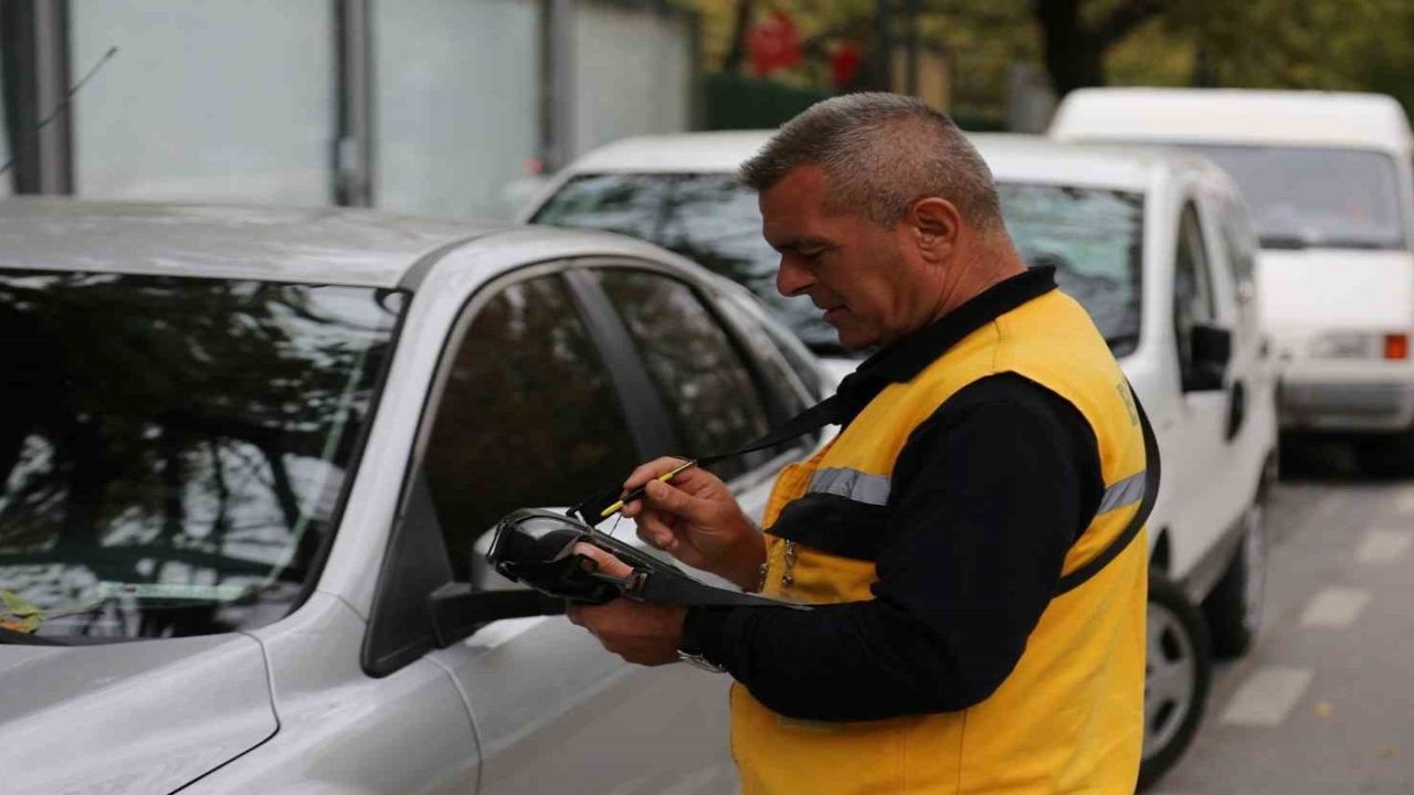 6 kasım itibarıyla uygulanacak! Yol üstü parklanmada yeni ücret belli oldu 