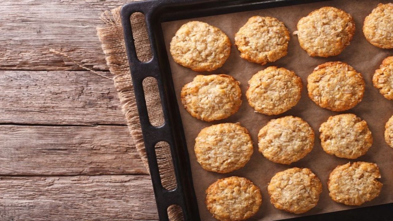 Apartmanda kokusunu alan komşularınız kapı eşiğinden ayrılmayacak! Sadece 10 dakikada irmik kurabiyeniz hazır