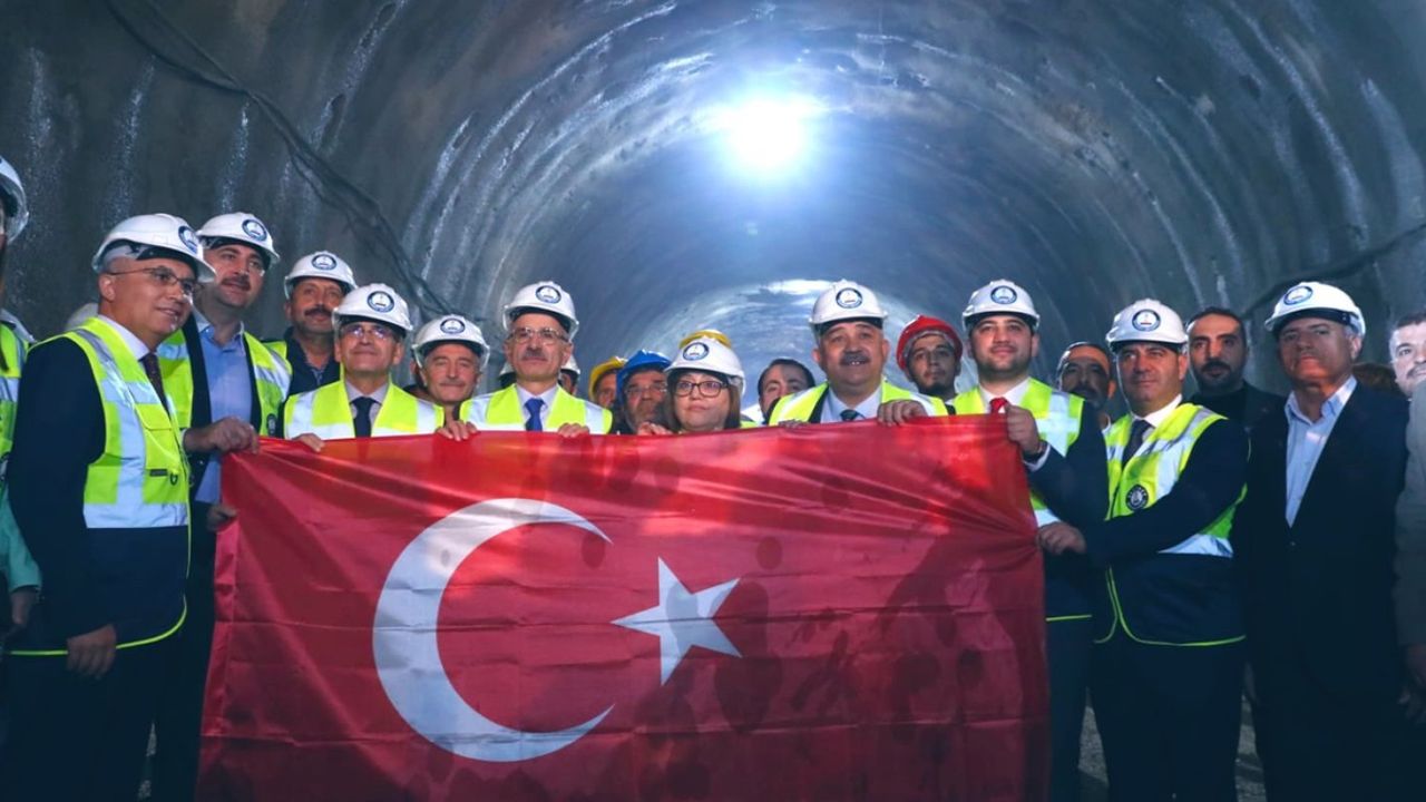 Bakan Şimşek: Şahinbey’e yetişmek için çok çalışmamız gerekiyor...
