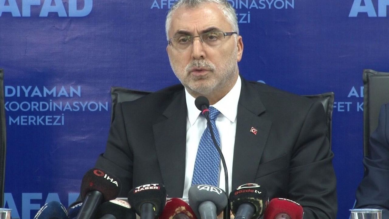 Bakandan 5000 TL için net tarih verildi! Emekli ikramiyelerinin hangi tarihte yatırılacağı açıklandı