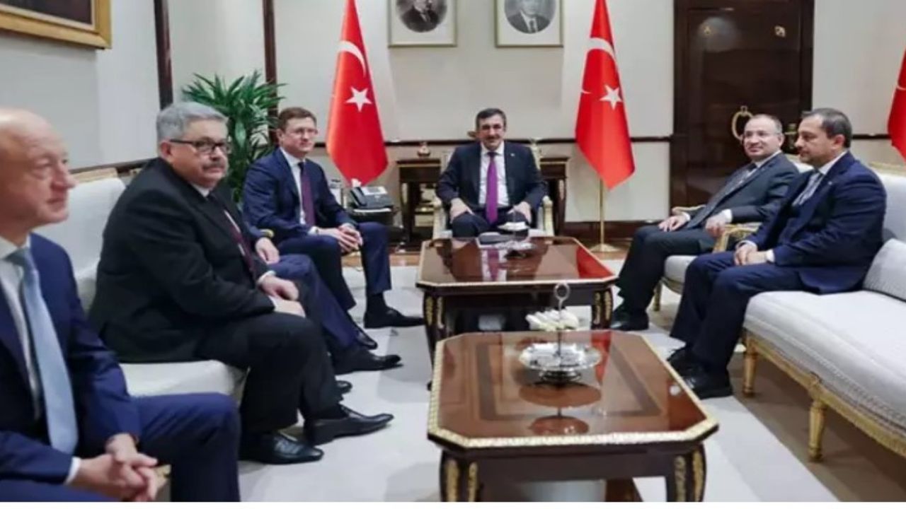 Cumhurbaşkanı Yardımcısı Yılmaz, Rusya Başbakan Yardımcısı Novak ile biraraya geldi