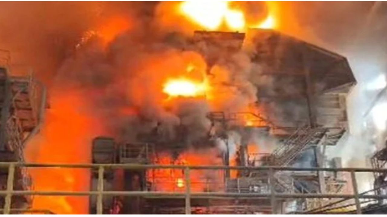 Demir çelik fabrikasında yaralanan işçilerden biri öldü