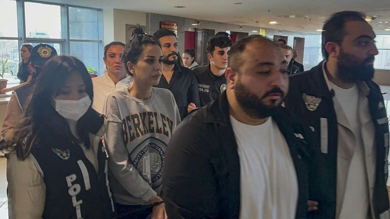 Dilan Polat’ın paylaştığı fotoğrafta yer alan fenomenler hakkında soruşturma!