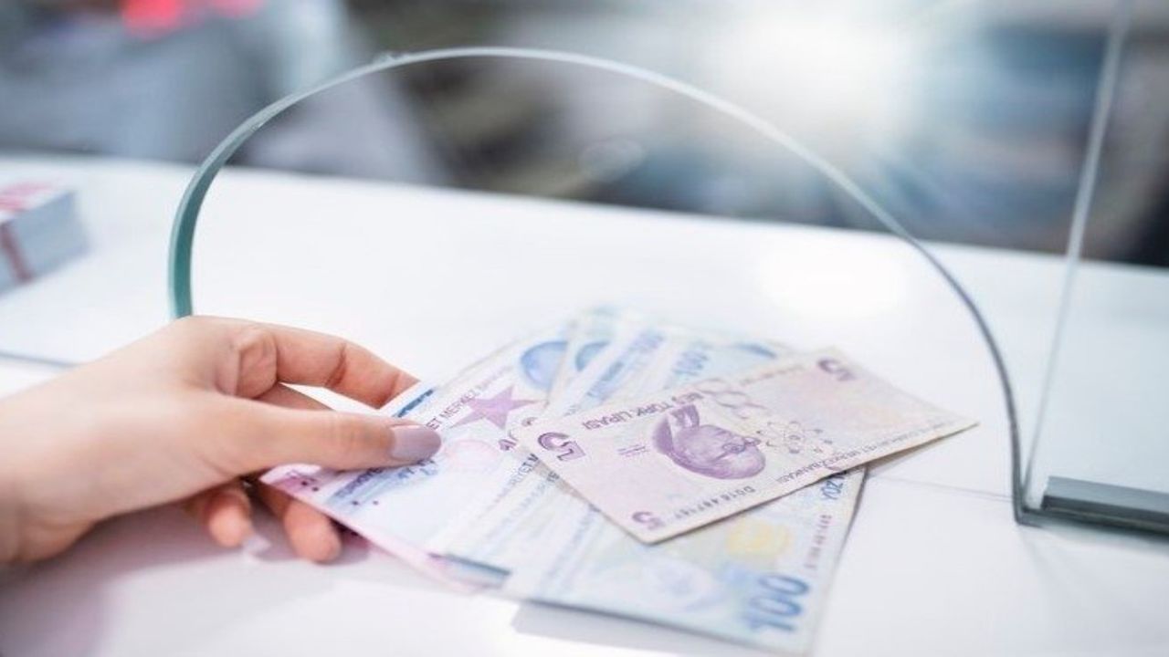 Faizli krediye dur dedirtecek gelişme GECE YARISI açıklandı! O bankalar emekliye faizsiz veriyor