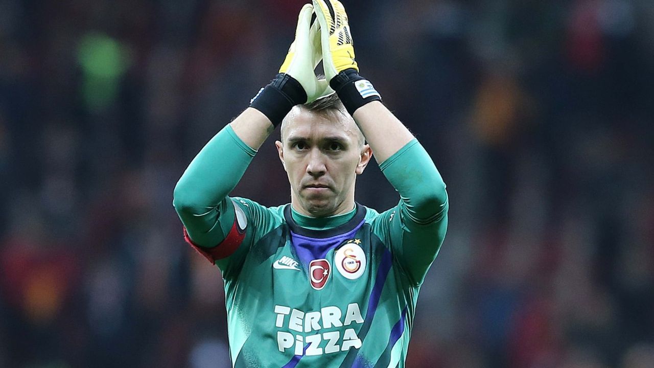 Galatasaray'da Muslera'nın alternatifleri belirlendi