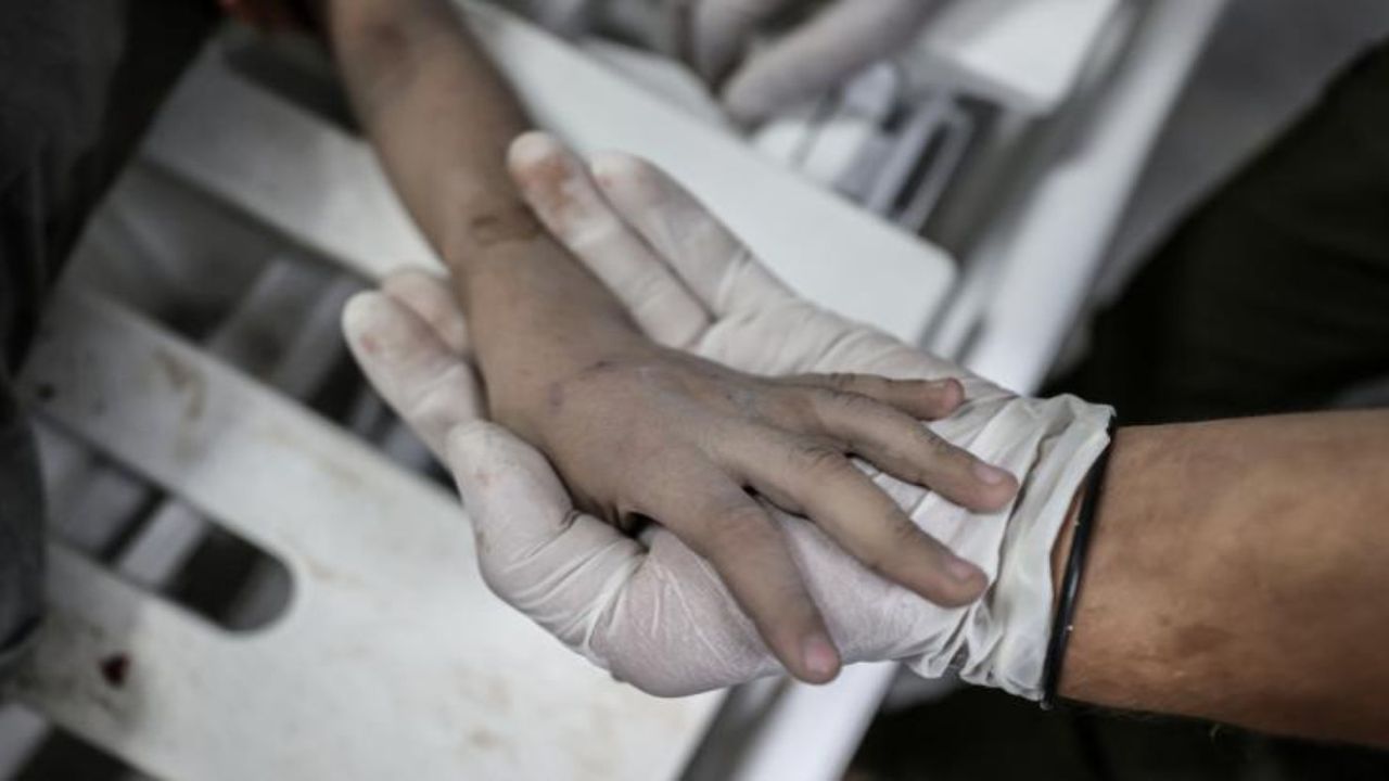 Gazze Şifa Hastanesi Doktoru Fadya Malhis: "Geceleri burada korku içinde yaşıyoruz"