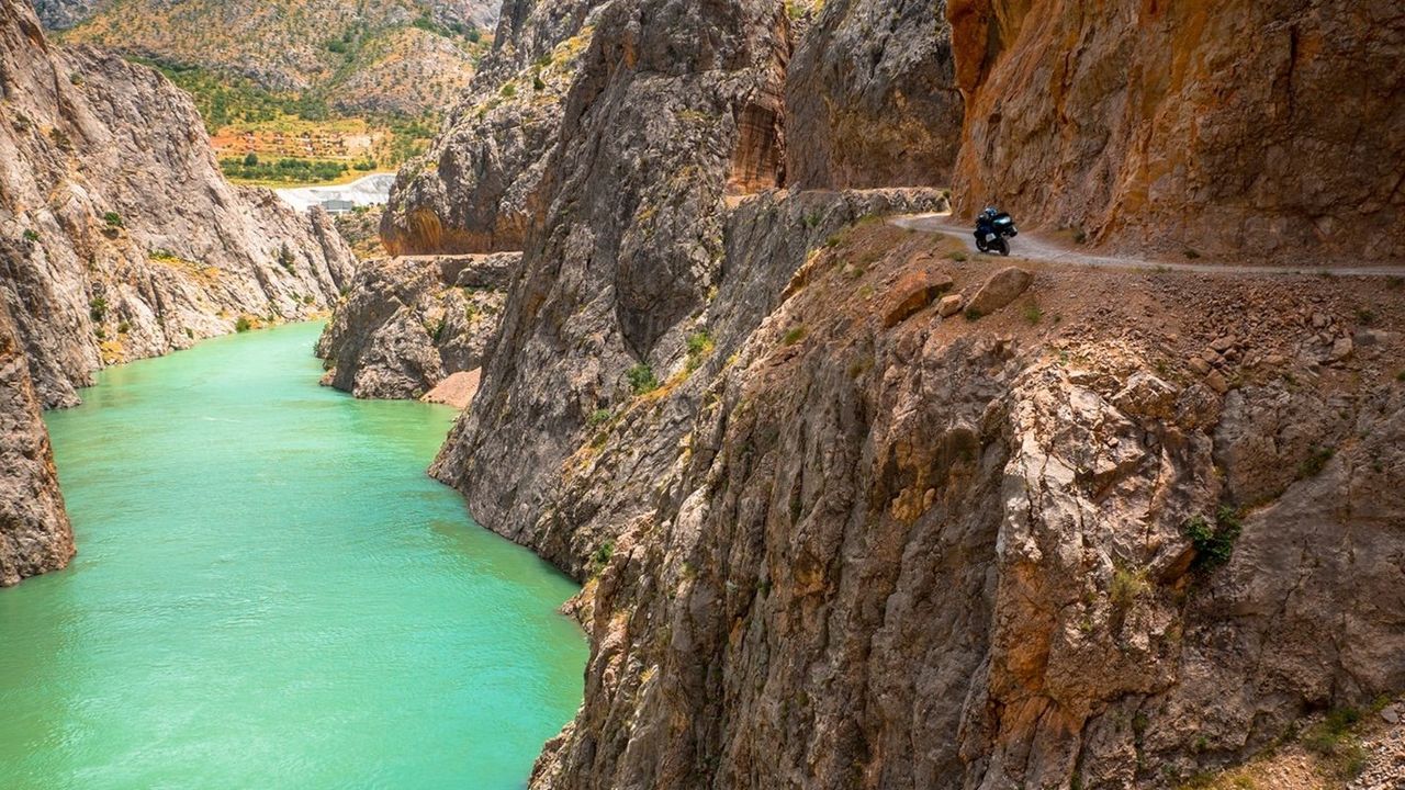 Herkes bu kanyonu konuşuyor! Aksiyon dolu bir yolculuk sunan kanyon bir o kadar da tehlikeli