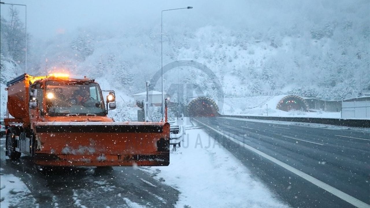 Bolu Dağı’nda Kar Keyfi ve Trafik Tedbiri