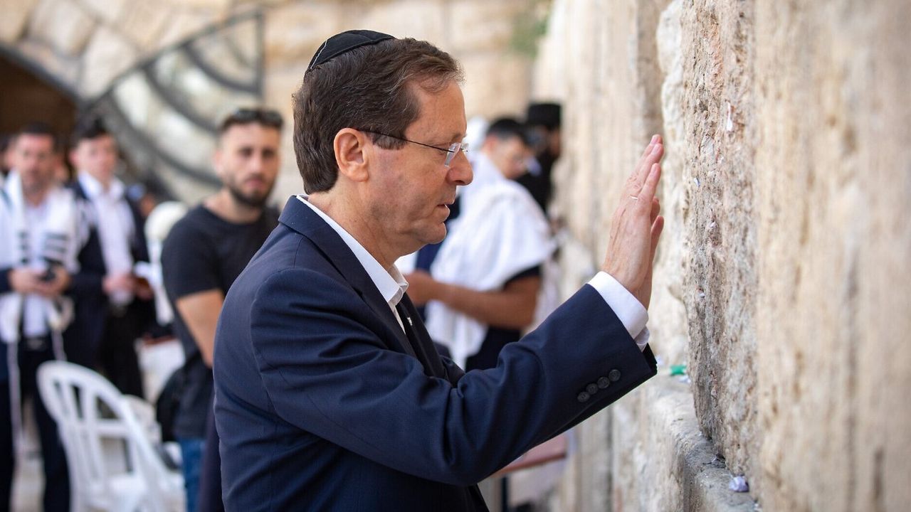 İsrail Cumhurbaşkanı Herzog Filistin işgalini 'Nazi Soykırımı' hatırlatmasıyla hafifletmeye çalıştı