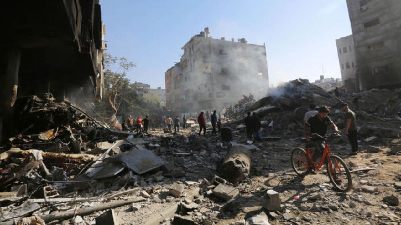  İsrail hastaların çoğunu zorla hastane dışına sürdü.