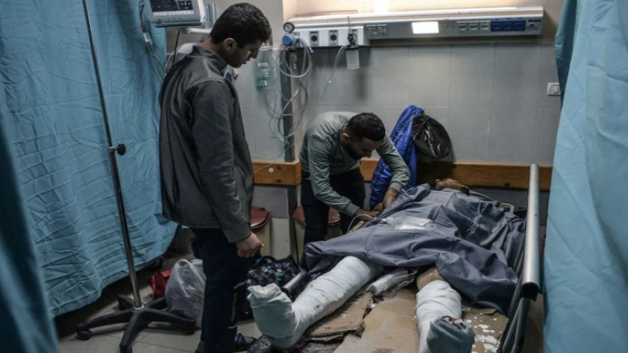 İsrail’in vahşeti sınır tanımıyor: Endonezya Hastanesi’ne baskın düzenleyip yaralı kadını katletti