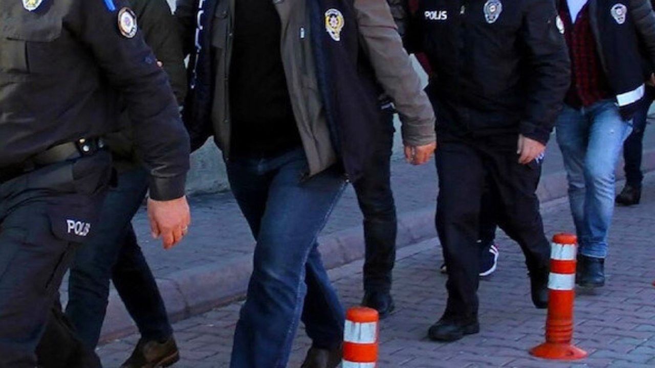 İstanbul’da FETÖ operasyonu: 13 firari tutuklandı