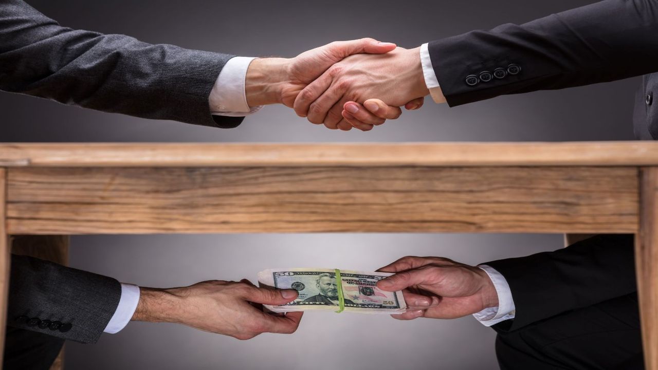 İstanbul'da rüşvet operasyonu: 46 polis gözaltında