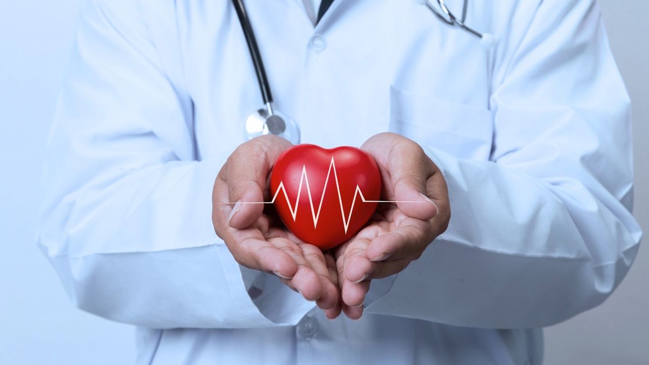 Kalp krizi ile savaşıyor! İşte kalp dostu besinler... 