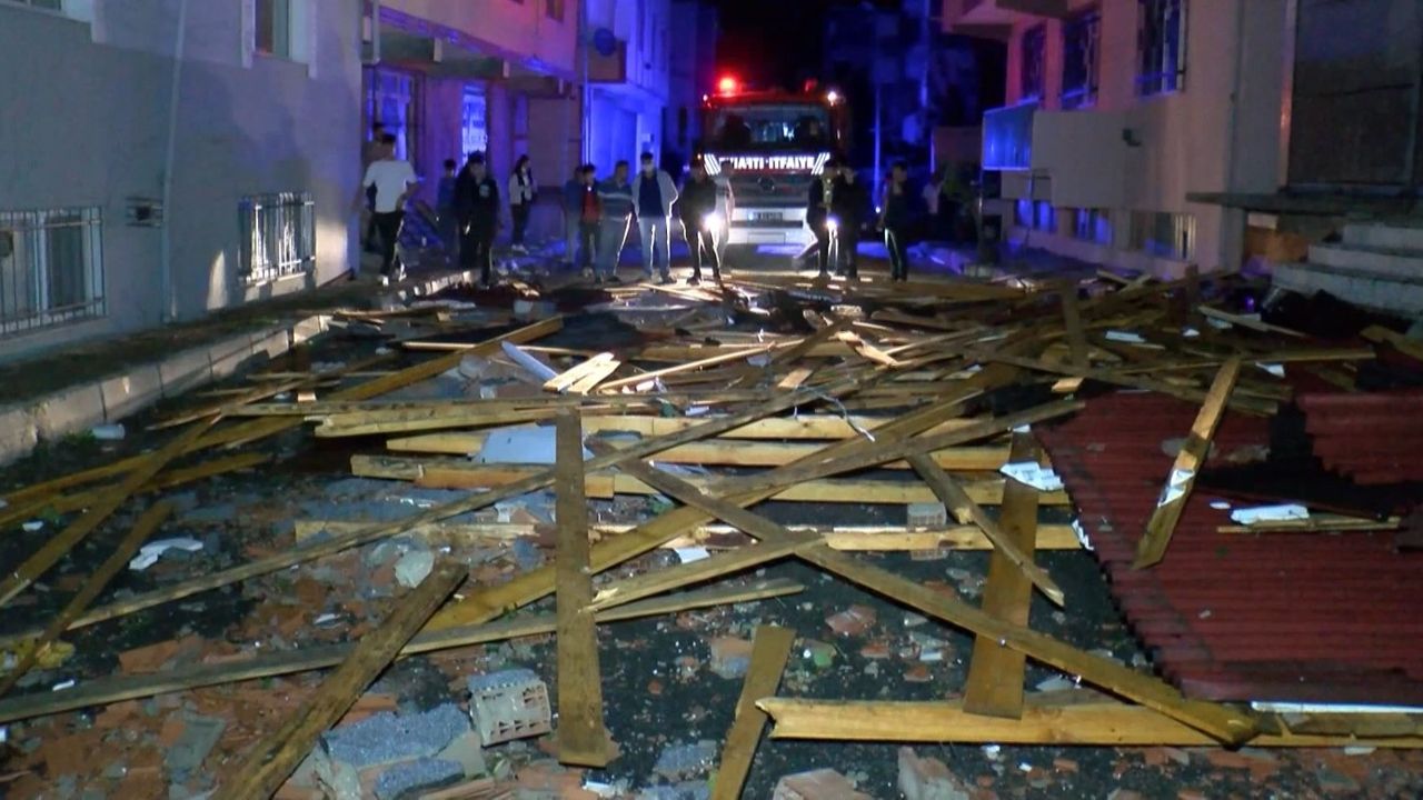 Lodosun şiddeti megakentte hayatı felç etti!