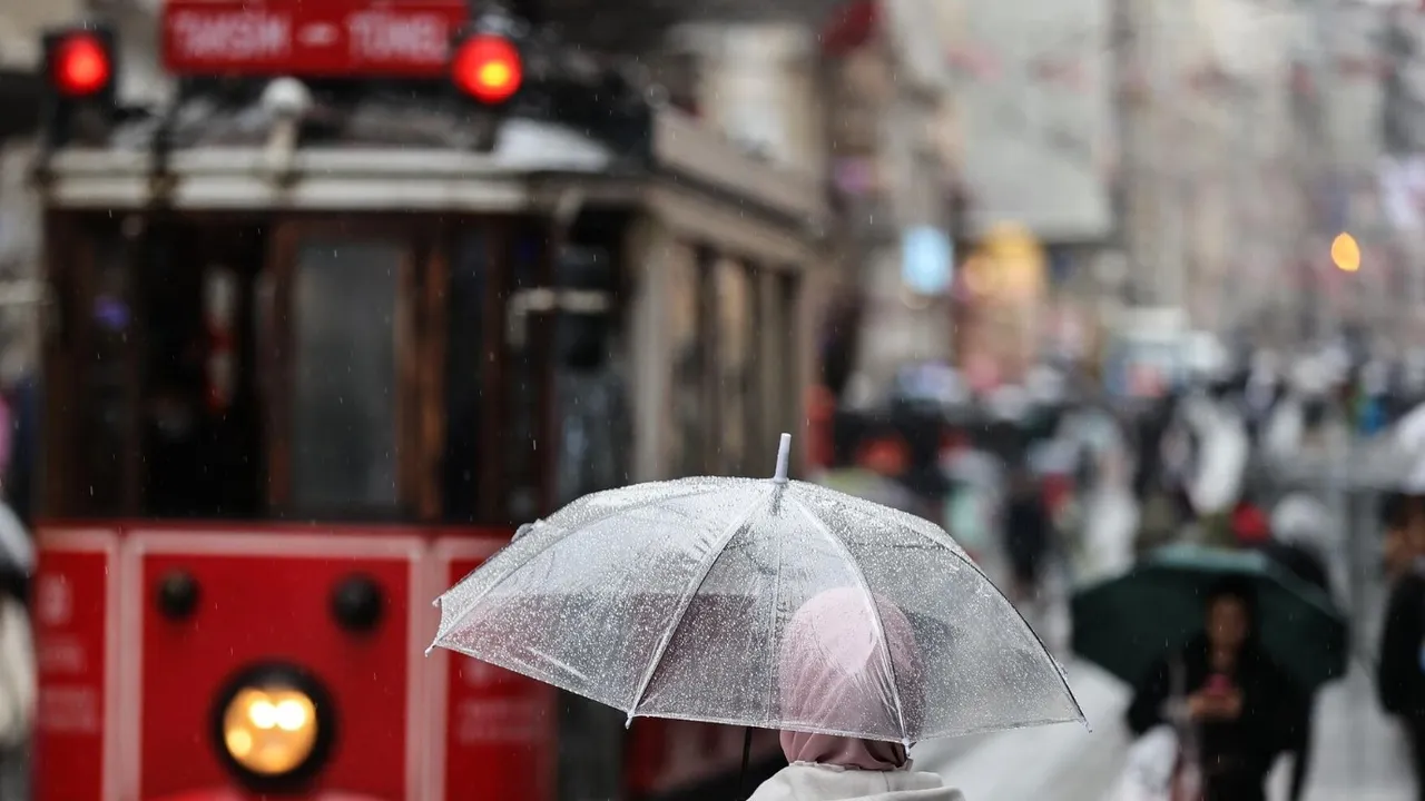 Marmara’da Yağış ve Fırtına Alarmı: İstanbul, Kocaeli, Bursa,  Sakarya, Düzce, Yalova Risk Altında! Kırmızı Alarm Verildi