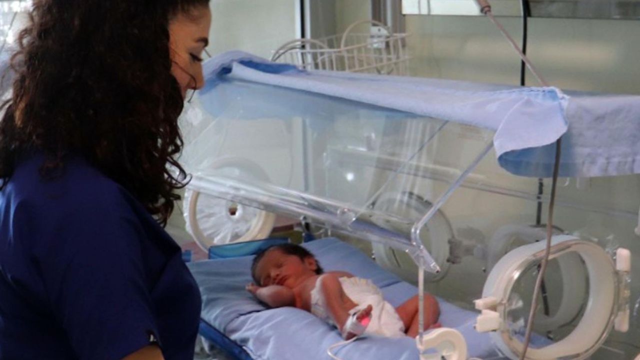 Prematüre olarak dünyaya gelen Elif bebek, sağlığına kavuştu