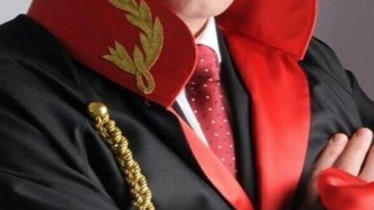 Sahte savcı adliyede yakayı ele verdi: Dayısını kurtarmak isterken tutuklandı